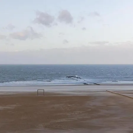 In With Sea Views Apartment