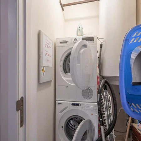 דירה In With Sea Views